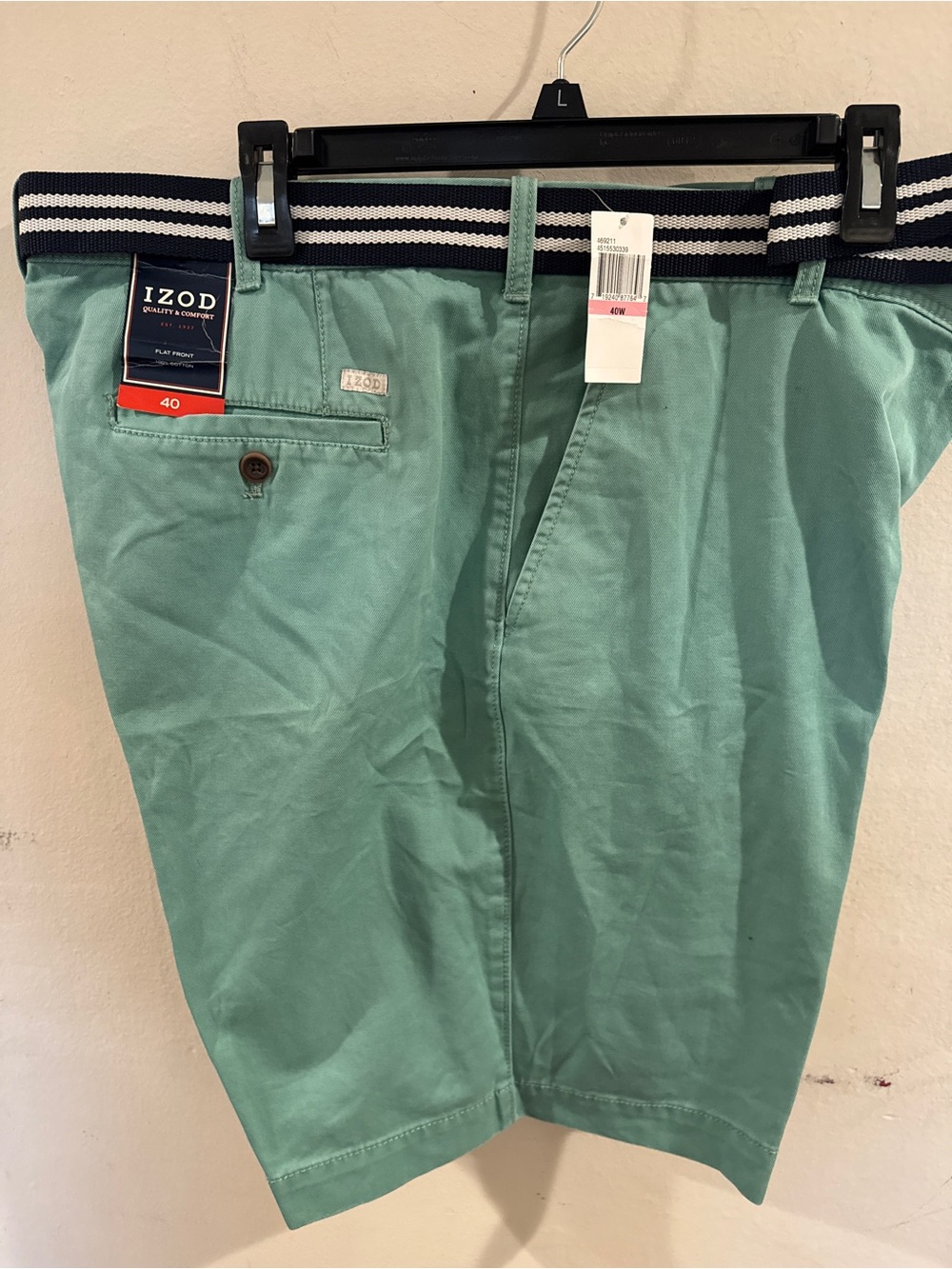 Izod Flat Front Green Golf Men’s Shorts New size 40 Brand new